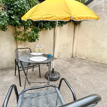 La Cour Du Botaniste Daire Metz