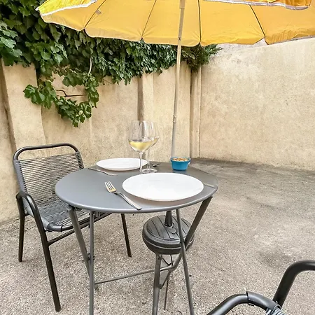 La Cour Du Botaniste Daire